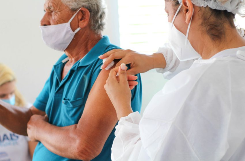  Delmiro Gouveia atinge 97% dos idosos acima de 60 anos vacinados com a primeira dose contra a COVID-19